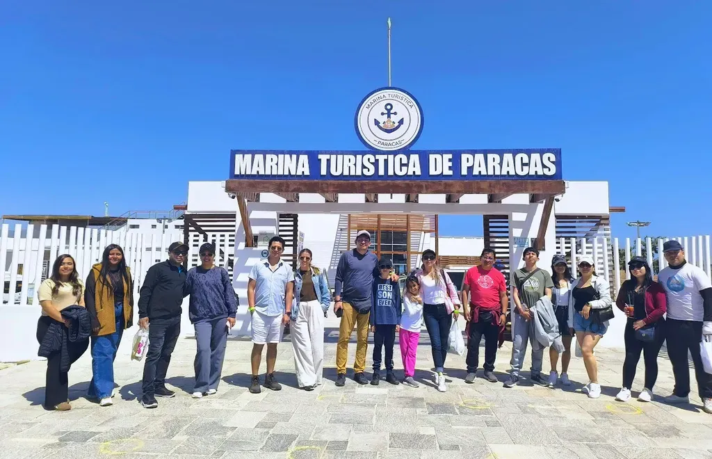 Full Day Paracas VIP + UTV en el Desierto foto 2