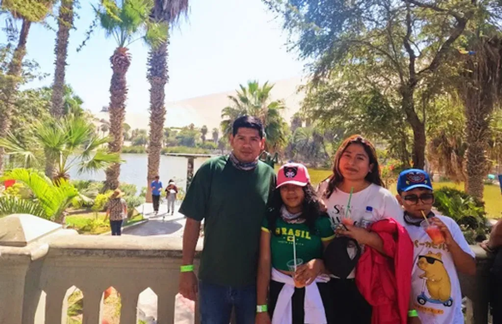 Full Day Paracas VIP + UTV en el Desierto foto 4